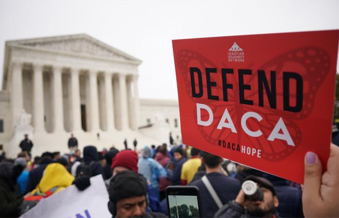 DACA
      recipients
      worry
      about
      being
      ensnared
      in
      Trump's
      immigration
      crackdown - Iqraa news