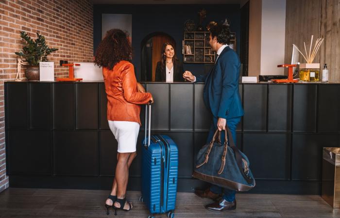 10 Costly Mistakes to Avoid When Booking a Hotel - Iqraa news