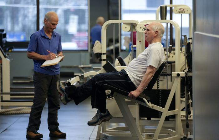 Get
      motivated
      to
      exercise
      regularly
      like
      these
      gym
      rats
      in
      their
      70s
      and
      80s - Iqraa news