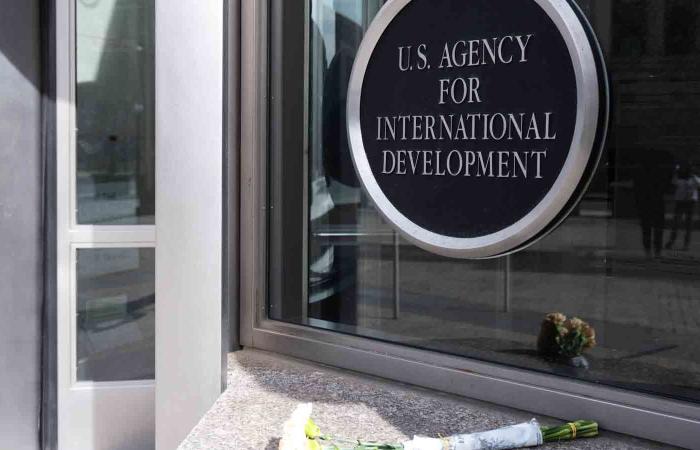 Trump
      administration
      firing
      2,000
      USAID
      workers
      and
      putting
      thousands
      of
      others
      on
      leave - Iqraa news