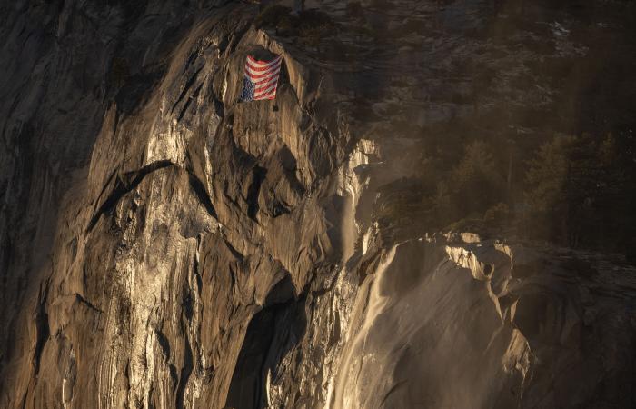 Upside-down
      US
      flag
      hung
      in
      California
      national
      park - Iqraa news