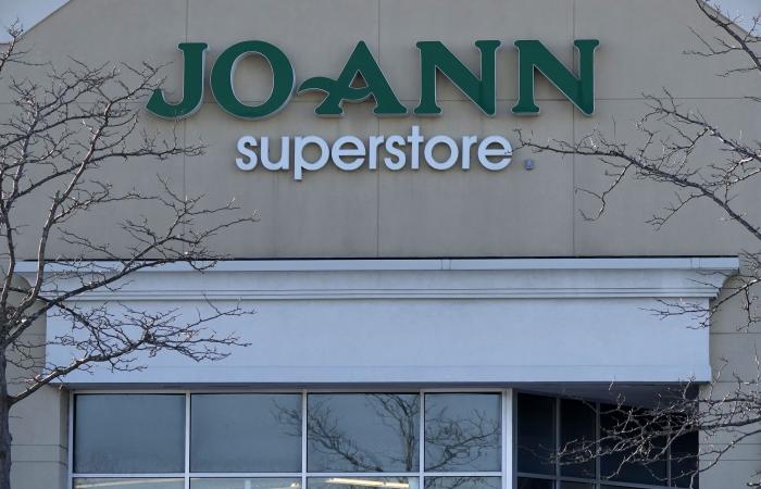 Joann
      to
      shutter
      all
      800
      fabric
      stores
      after
      failing
      to
      find
      a
      buyer
      to
      save
      its
      locations - Iqraa news