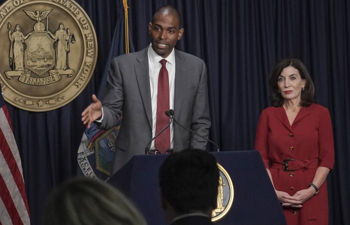 Feud
      between
      NY
      Gov.
      Kathy
      Hochul
      and
      her
      No.
      2,
      Lt.
      Gov.
      Antonio
      Delgado,
      boils
      over - Iqraa news