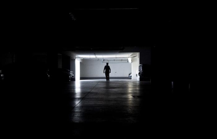 A
      sweeping
      power
      blackout
      leaves
      most
      of
      Chile
      in
      darkness - Iqraa news