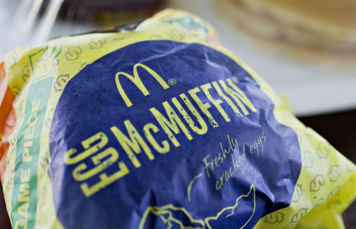 Bucking
      trend,
      McDonald's
      vows
      no
      egg
      surcharges
      as
      it
      preps
      $1
      Egg
      McMuffin
      Day - Iqraa news