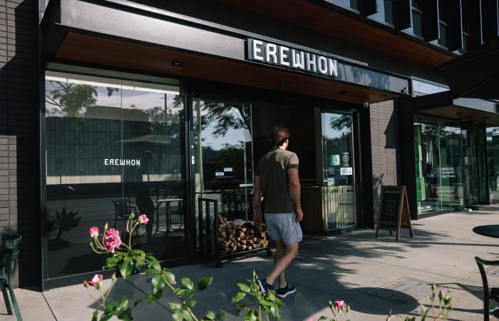 Erewhon
      is
      selling
      a
      single
      strawberry
      for
      $19.
      Some
      call
      it
      ‘dystopian' - Iqraa news