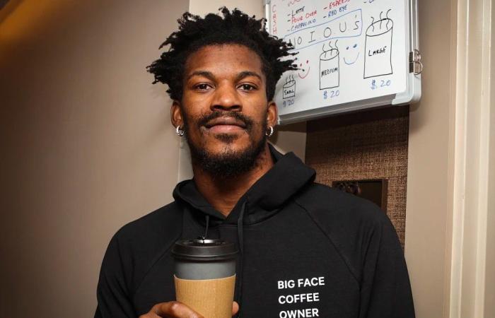 NBA
      star
      Jimmy
      Butler
      used
      to
      run
      the
      most
      exclusive
      coffee
      shop
      in
      the
      world.
      Now
      it's
      for
      everyone. - Iqraa news