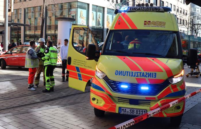 One
      killed
      and
      several
      injured
      in
      suspected
      car
      ramming
      in
      Mannheim,
      Germany - Iqraa news