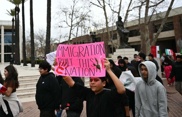 ‘The
      impact
      has
      been
      real':
      ICE
      raid
      fears
      keep
      students
      out
      of
      classrooms - Iqraa news