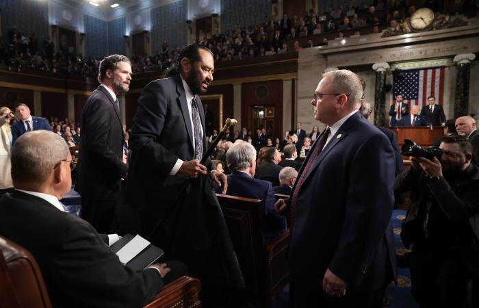 What
      is
      a
      censure
      vote
      in
      Congress?
      Here's
      what
      to
      know
      following
      Al
      Green
      decision - Iqraa news