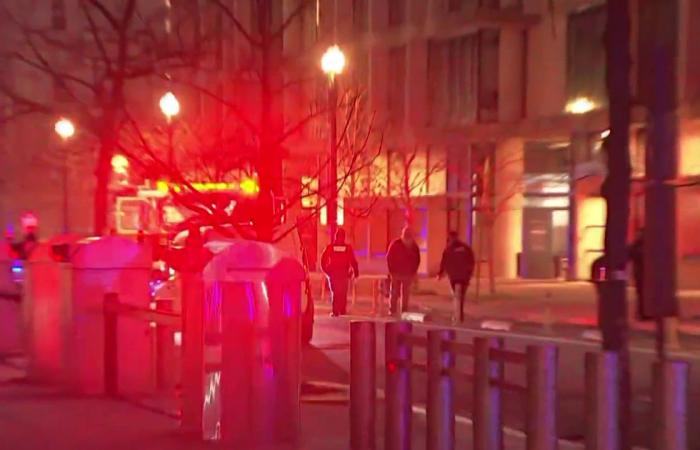 Secret
      Service
      shoots
      armed
      man
      in
      confrontation
      near
      White
      House - Iqraa news