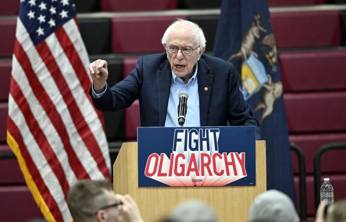 Drawing
      huge
      crowds,
      Bernie
      Sanders
      steps
      into
      leadership
      of
      the
      anti-Trump
      resistance - Iqraa news