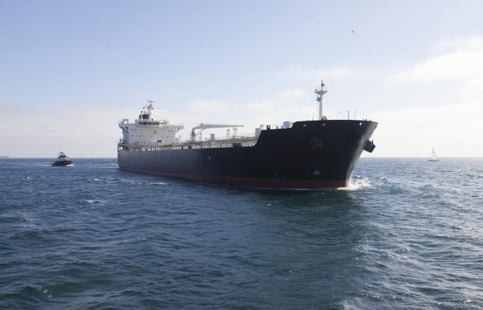 Oil
      tanker
      and
      cargo
      vessel
      collide
      in
      the
      North
      Sea
      off
      the
      English
      coast - Iqraa news