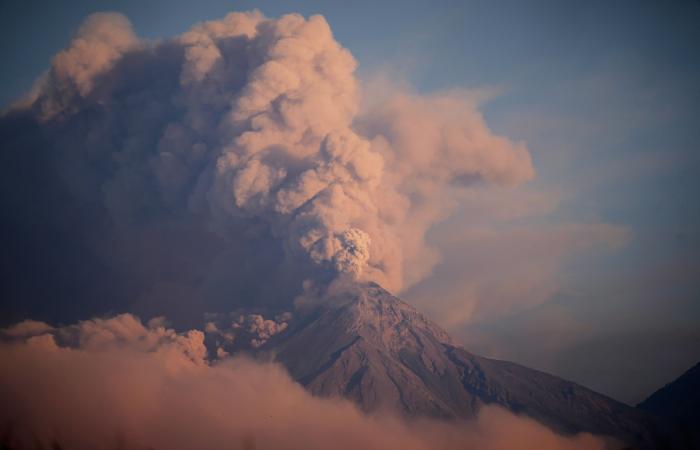 Guatemala's
      Volcano
      of
      Fire
      erupts
      and
      forces
      evacuations - Iqraa news