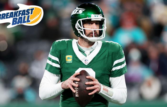 Should Aaron Rodgers or Russell Wilson be signed by the Steelers or Giants? | Breakfast Ball - Iqraa news