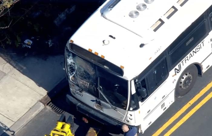 Student
      driver
      crashes
      NJ
      Transit
      bus
      into
      building,
      officials
      say - Iqraa news