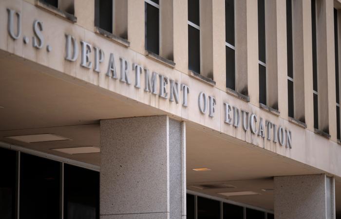 Trump
      is
      dismantling
      the
      Department
      of
      Education.
      What
      does
      it
      mean
      for
      student
      loans? - Iqraa news